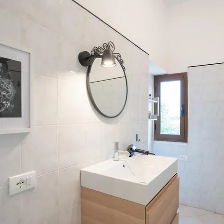 Residenza Dell'artista - Nel Vicino La Citta *